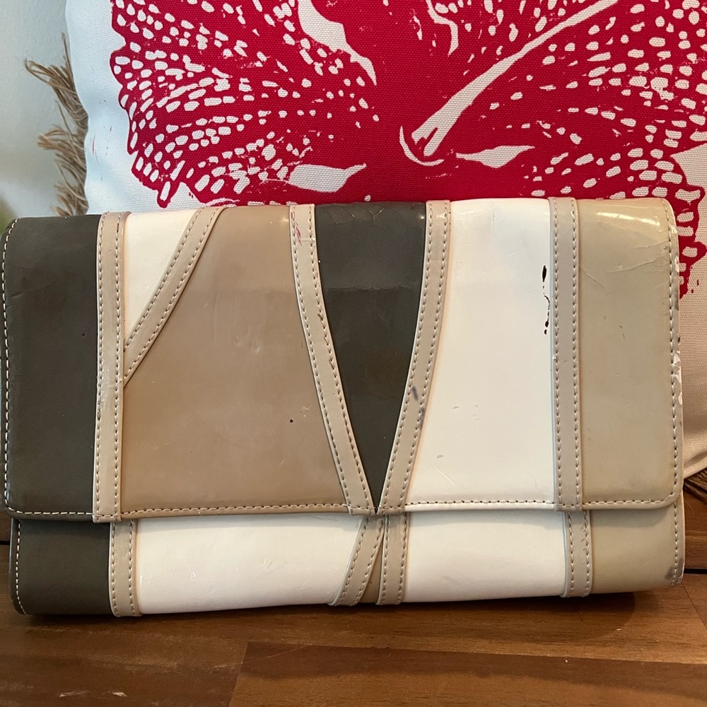 Charles and Keith Clutch